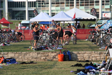 2008-09-01-Austin-Triathalon-035-Suzi.JPG