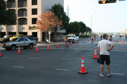 2008-09-01-Austin-Triathalon-045-Suzi-Biking.JPG