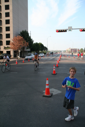 2008-09-01-Austin-Triathalon-066-Suzi-Biking-Chance.JPG