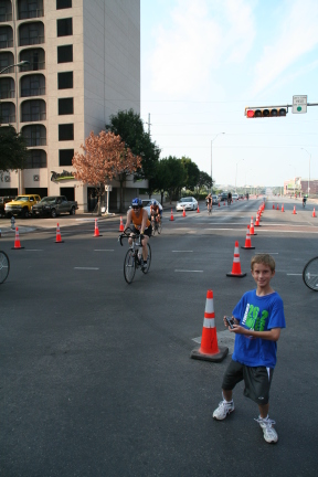 2008-09-01-Austin-Triathalon-067-Suzi-Biking-Chance.JPG