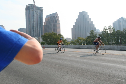 2008-09-01-Austin-Triathalon-076-Suzi-Biking.JPG