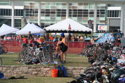 2008-09-01-Austin-Triathalon-091-Suzi.JPG