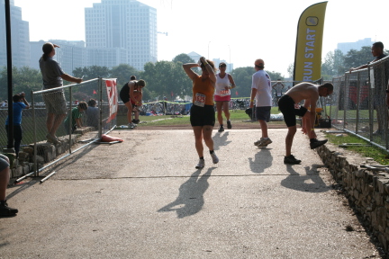 2008-09-01-Austin-Triathalon-095-Suzi-Run.JPG
