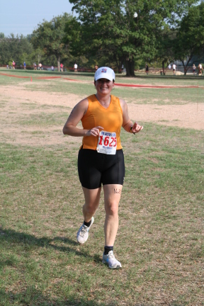 2008-09-01-Austin-Triathalon-103-Suzi-Run.JPG
