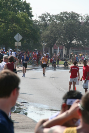 2008-09-01-Austin-Triathalon-119-Suzi-Run.JPG