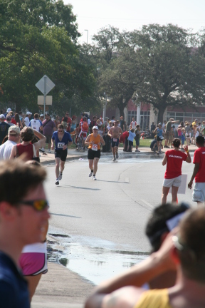2008-09-01-Austin-Triathalon-122-Suzi-Run.JPG