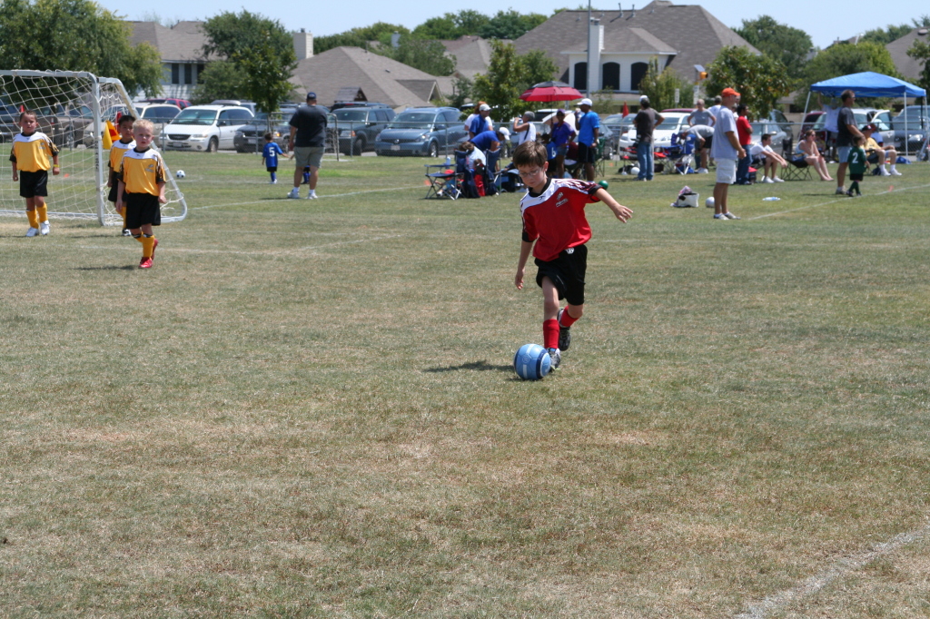 2008/09(September)/06-Titans/1024x768_2008-09-06-Titans-Soccer-27--Dax.JPG