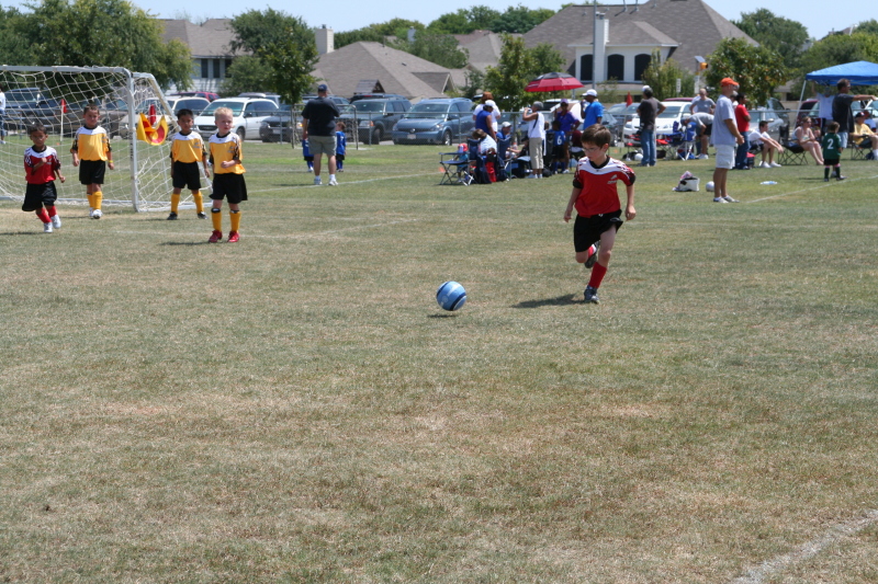 2008/09(September)/06-Titans/800x600_2008-09-06-Titans-Soccer-25--Dax.JPG