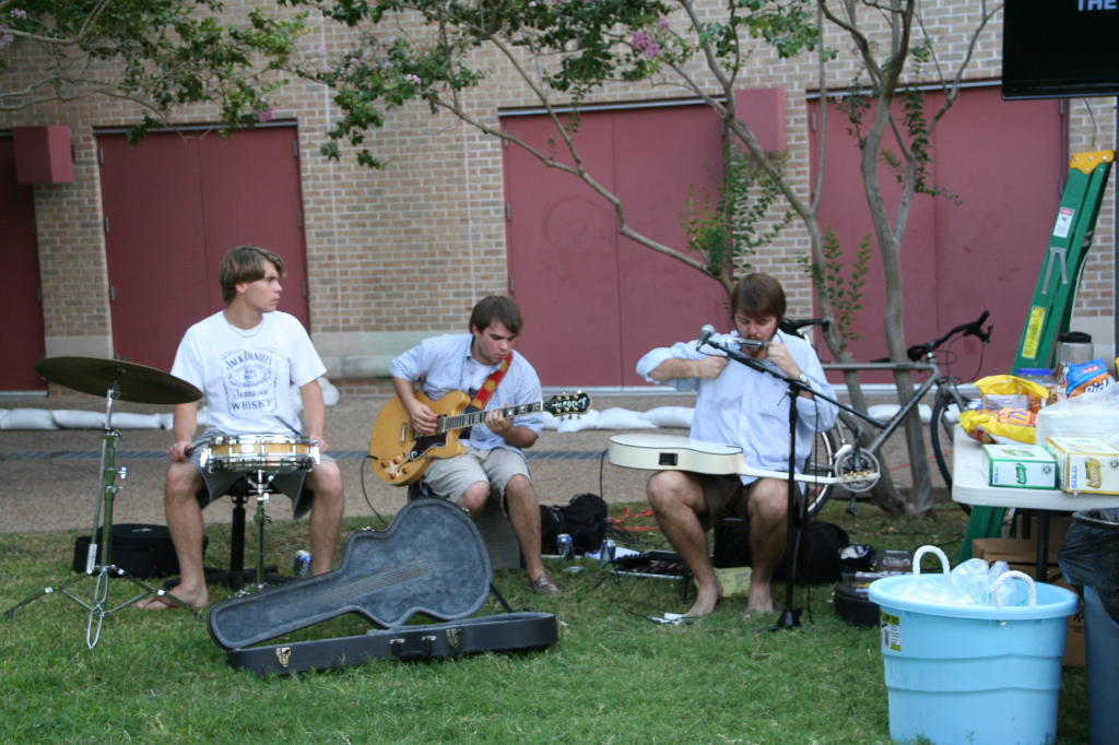 2008/09(September)/20-Longhorn-Rice/1024x768_2008-09-20-UT-Rice-football-01-Tailgate.JPG