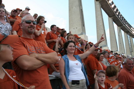 2008-09-20-UT-Rice-football-24-Mike-Suzi.JPG