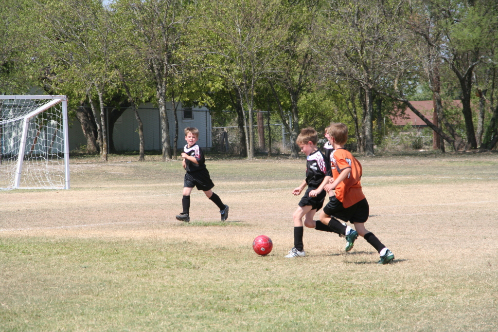 2008/09(September)/20-TigerSharks/1024x768_2008-09-20-TigerSharks-Soccer-024-Chance.JPG