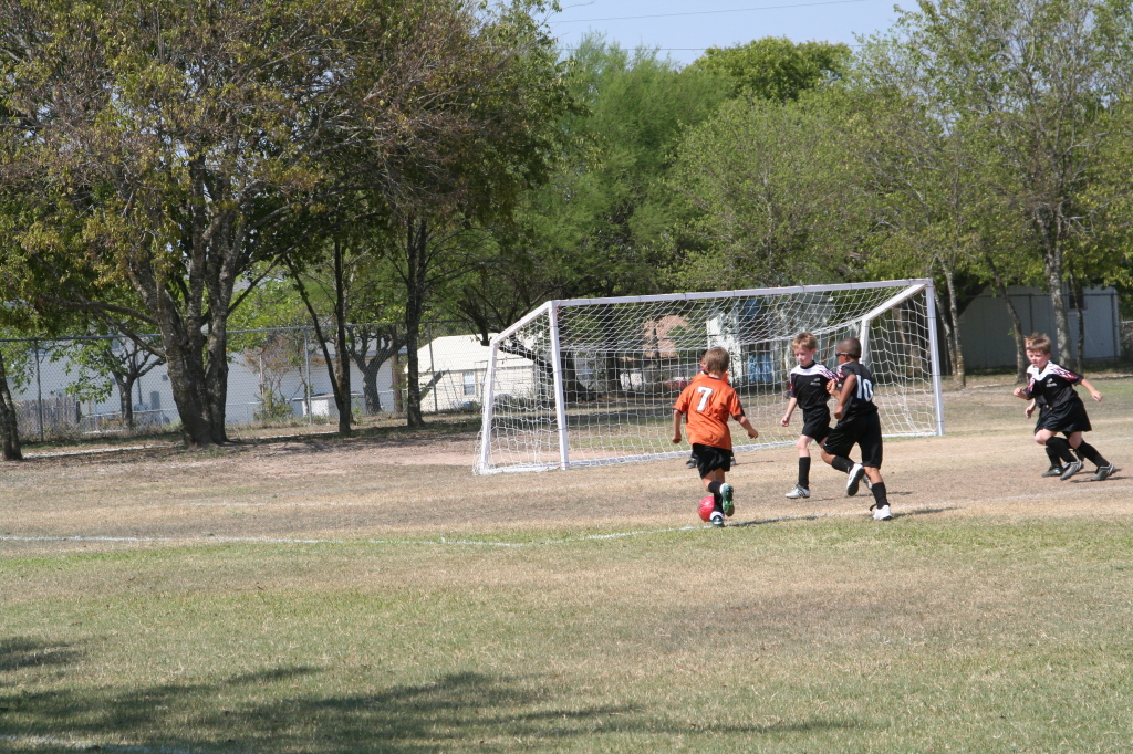 2008/09(September)/20-TigerSharks/1024x768_2008-09-20-TigerSharks-Soccer-057-Chance.JPG