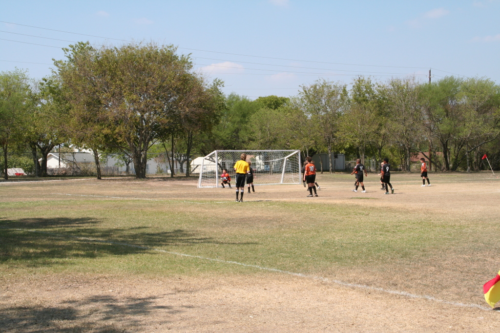 2008/09(September)/20-TigerSharks/1024x768_2008-09-20-TigerSharks-Soccer-061.JPG