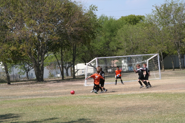 2008/09(September)/20-TigerSharks/640x480_2008-09-20-TigerSharks-Soccer-059-Chance-CJ.JPG