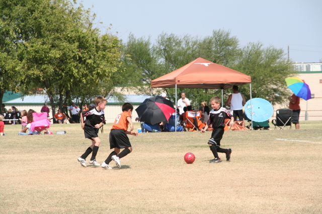 2008-09-20-TigerSharks-Soccer-130-Zeke.JPG