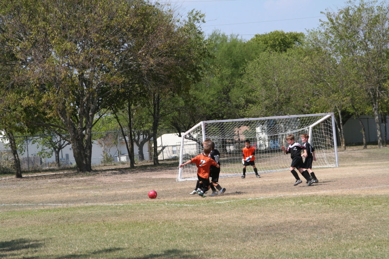 2008/09(September)/20-TigerSharks/800x600_2008-09-20-TigerSharks-Soccer-059-Chance-CJ.JPG