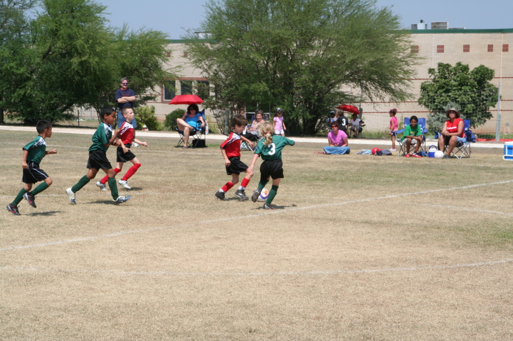 2008/09(September)/20-Titans/1024x768_2008-09-20-Titans-Soccer-42-Dax.JPG