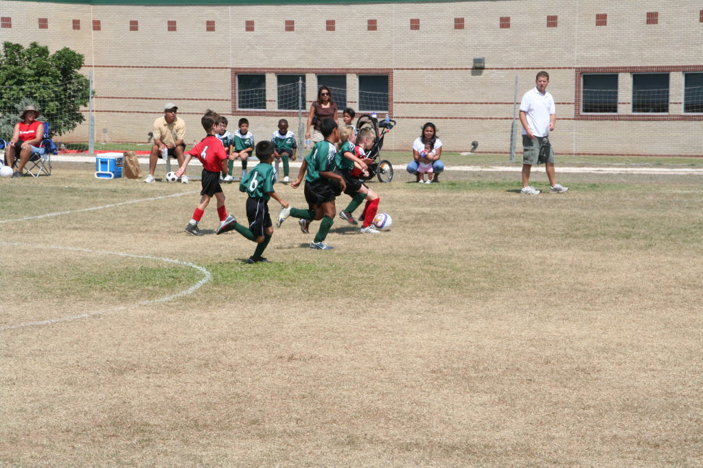 2008/09(September)/20-Titans/1024x768_2008-09-20-Titans-Soccer-44-Dax.JPG