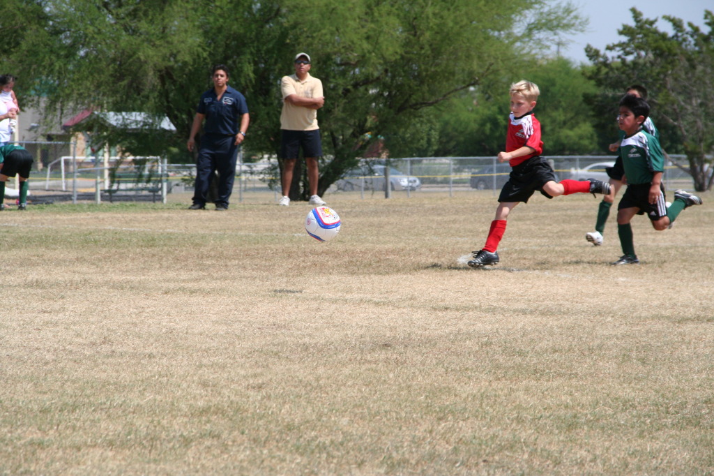 2008/09(September)/20-Titans/1024x768_2008-09-20-Titans-Soccer-56.JPG