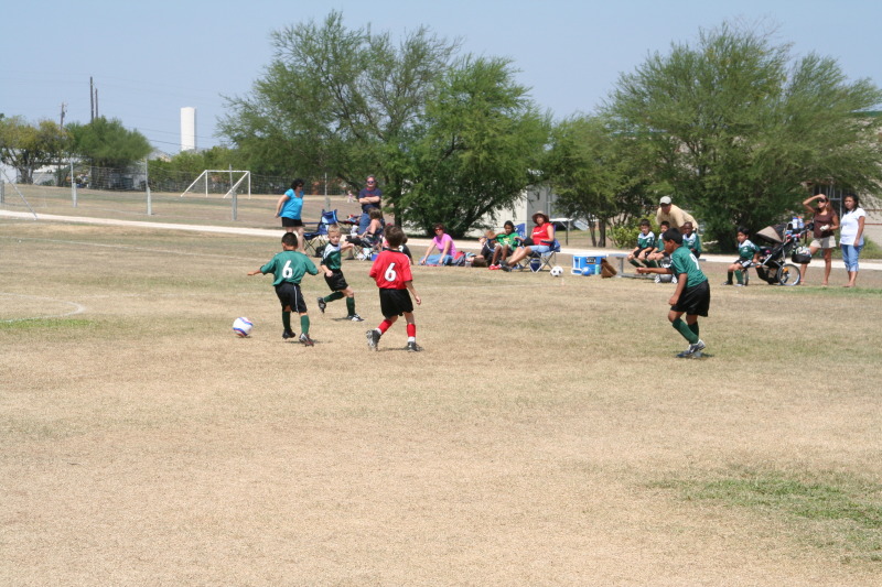 2008/09(September)/20-Titans/800x600_2008-09-20-Titans-Soccer-10-Dax.JPG