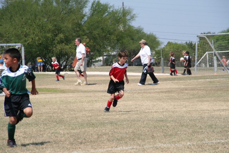 2008/09(September)/20-Titans/800x600_2008-09-20-Titans-Soccer-19-Dax.JPG