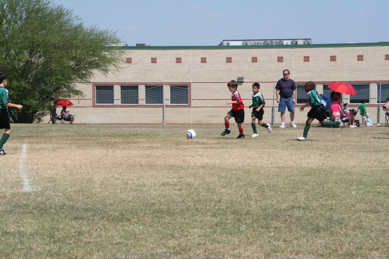2008/09(September)/20-Titans/800x600_2008-09-20-Titans-Soccer-58-Dax.JPG