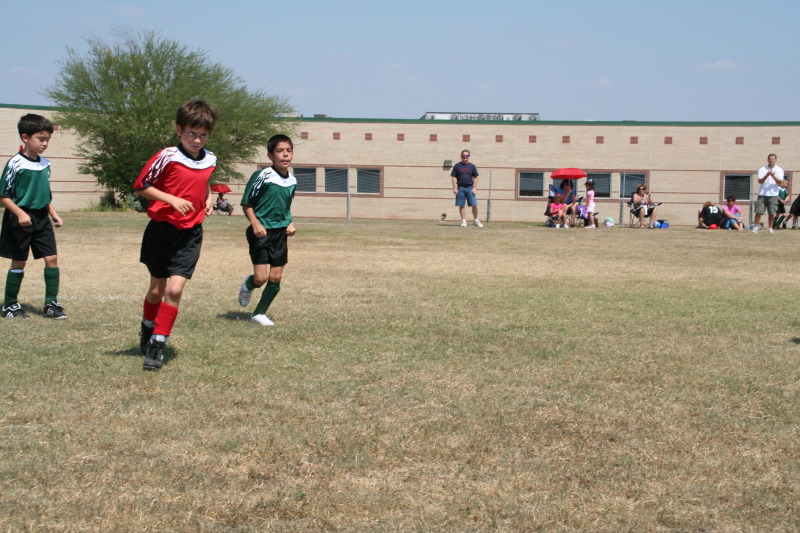 2008/09(September)/20-Titans/800x600_2008-09-20-Titans-Soccer-70-Dax.JPG
