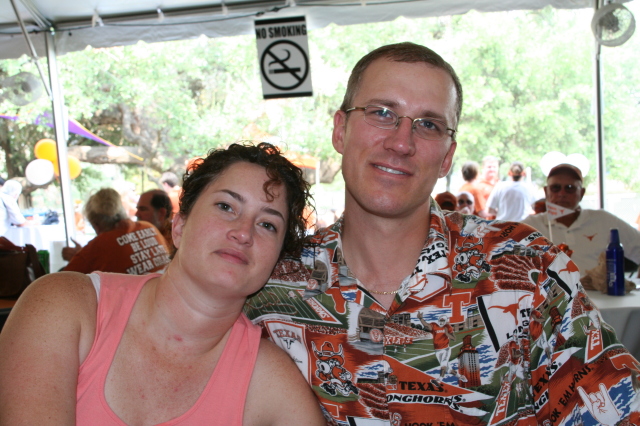 2008/09(September)/27-Longhorn-Arkansas/640x480_2008-09-28-Longhorn-Arkansas-3-Suzi-Travis.JPG
