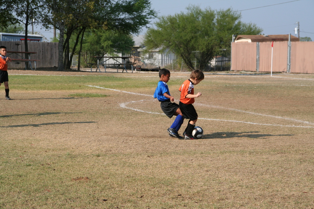 2008-09-27-TigerSharks-Soccer-10-Caden.JPG