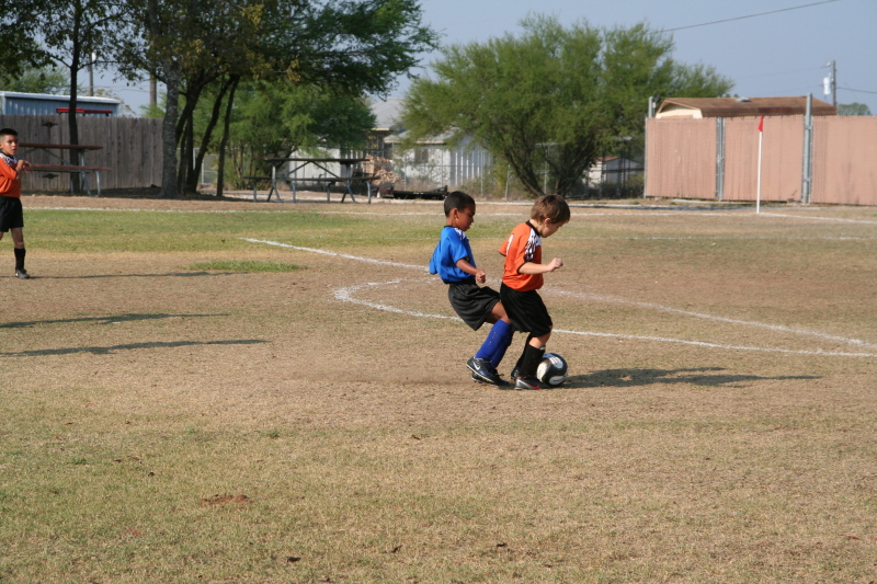 2008-09-27-TigerSharks-Soccer-10-Caden.JPG