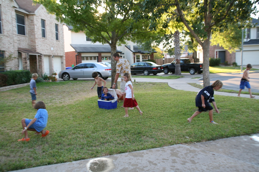 2008-10-10-Chance-9th-Bday-117-waterballoon-fight.JPG