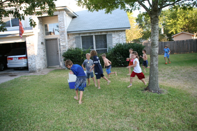 2008-10-10-Chance-9th-Bday-087-waterballoon-fight.JPG