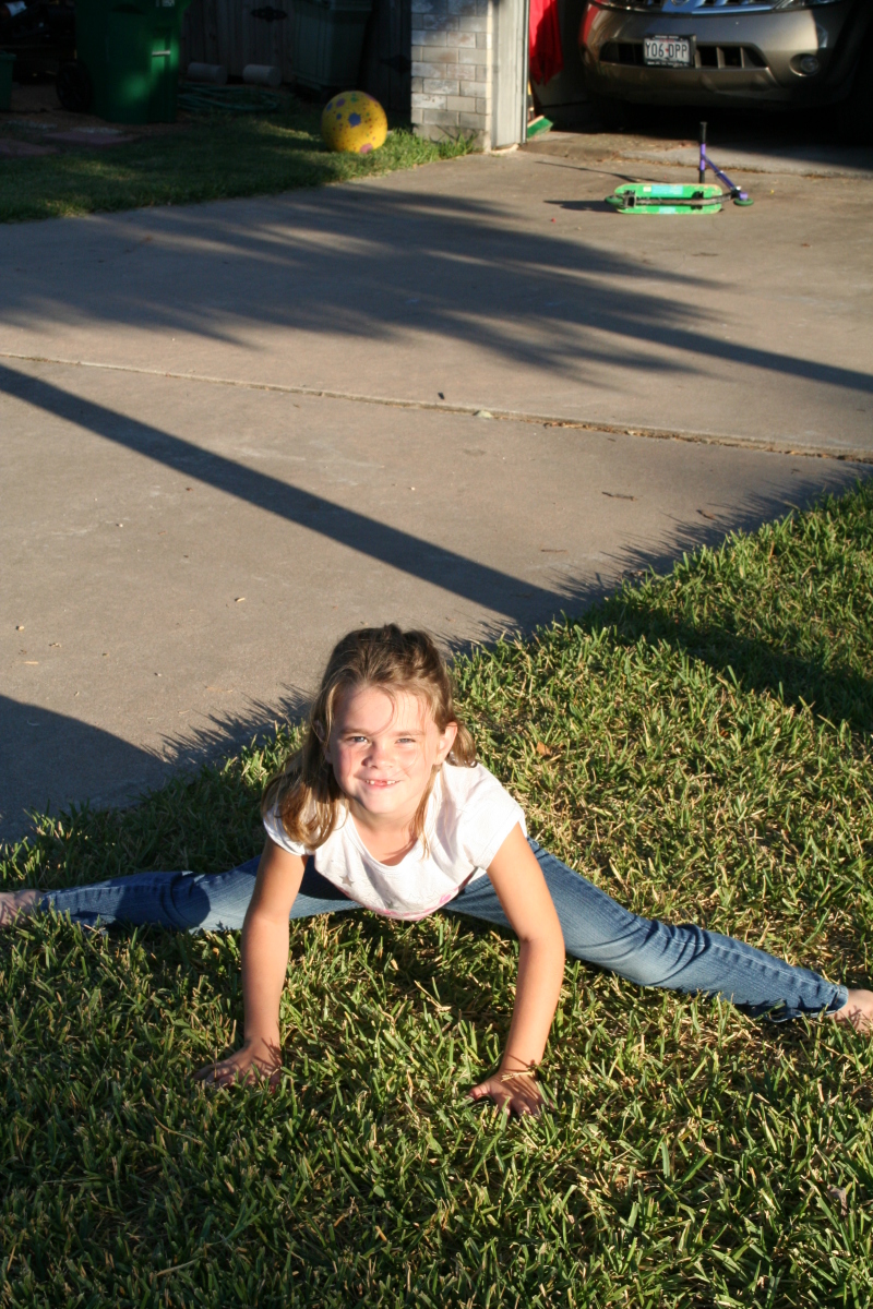 2008/10(October)/Chance-9th-Bday/800x600_2008-10-10-Chance-9th-Bday-005-Kyla.JPG