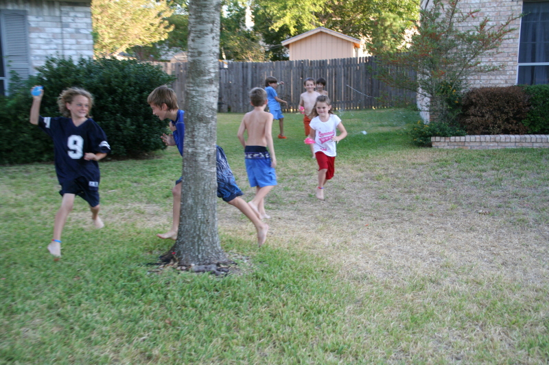 2008-10-10-Chance-9th-Bday-083-waterballoon-fight.JPG
