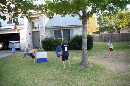 2008-10-10-Chance-9th-Bday-019-waterballoon-fight.JPG