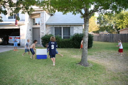 2008-10-10-Chance-9th-Bday-020-waterballoon-fight.JPG