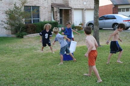 2008-10-10-Chance-9th-Bday-057-waterballoon-fight.JPG
