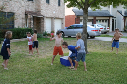 2008-10-10-Chance-9th-Bday-062-waterballoon-fight.JPG
