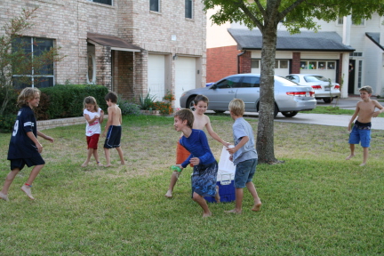 2008-10-10-Chance-9th-Bday-063-waterballoon-fight.JPG