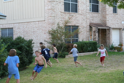 2008-10-10-Chance-9th-Bday-077-waterballoon-fight.JPG