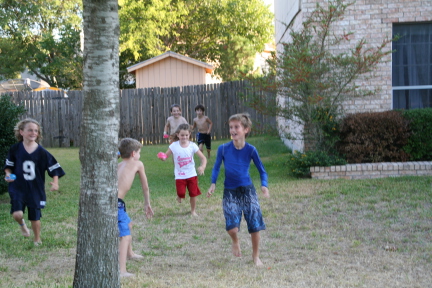 2008-10-10-Chance-9th-Bday-081-waterballoon-fight.JPG