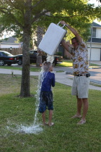 2008-10-10-Chance-9th-Bday-123-waterballoon-fight.JPG