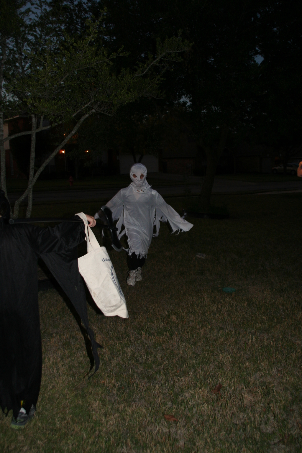 2008/10(October)/Halloween/1024x768_2008-10-31-Halloween-03-Chance.JPG