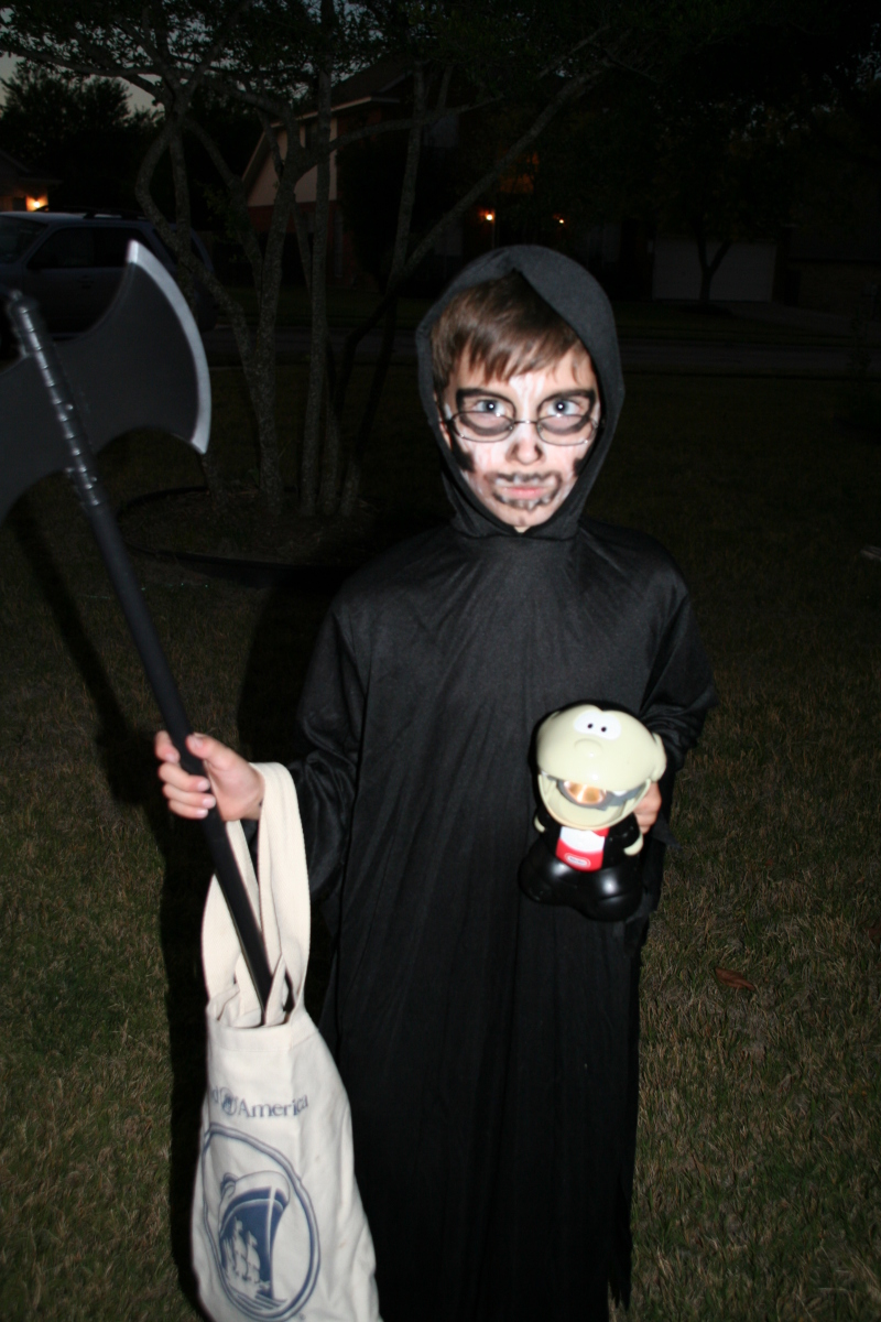 2008/10(October)/Halloween/2008-10-31-Halloween-01-Dax.JPG