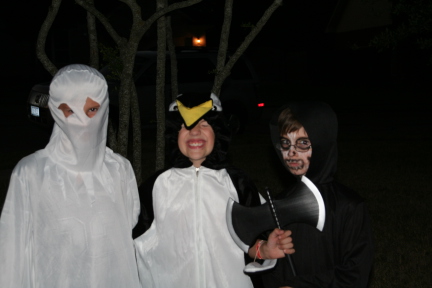 2008-10-31-Halloween-08-Chance-Case-Dax.JPG