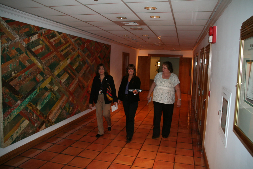 2008-10-23-Washington-DC-ITOC-Region1-06-Airmagnet-search-Lydia-Barbie-MaryAnn.JPG