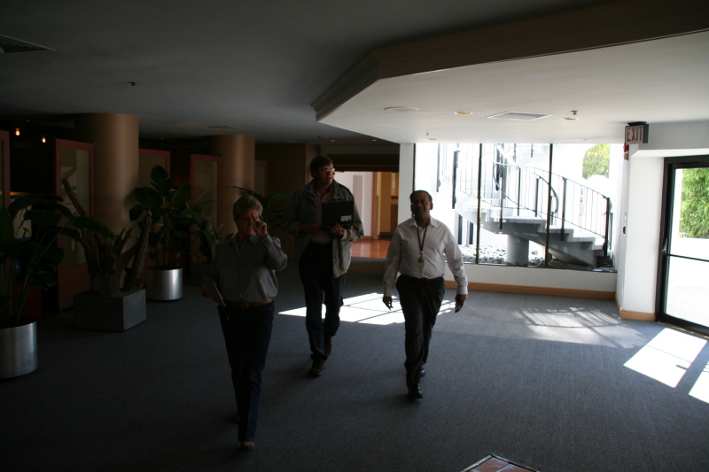 2008-10-23-Washington-DC-ITOC-Region1-04-Airmagnet-search-Zanna-Joe-Neeraj.JPG
