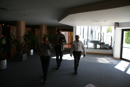 2008-10-23-Washington-DC-ITOC-Region1-04-Airmagnet-search-Zanna-Joe-Neeraj.JPG