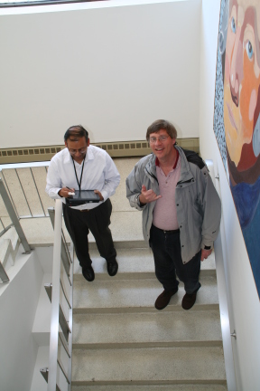 2008-10-23-Washington-DC-ITOC-Region1-09-Airmagnet-search-Neeraj-Joe.JPG