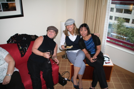 2008-10-23-Washington-DC-ITOC-Region1-16-Belinda-April-Lorie.JPG
